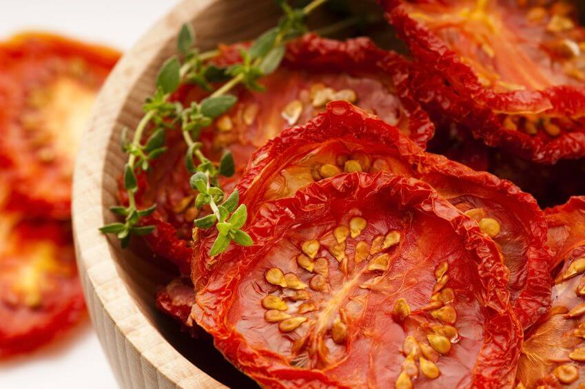 How to Dehydrate Tomatoes 2 How to dehydrate tomatoes - simple step by step method