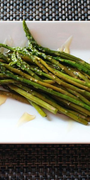 How To Cook The Best One-Pan Honey Glazed Asparagus