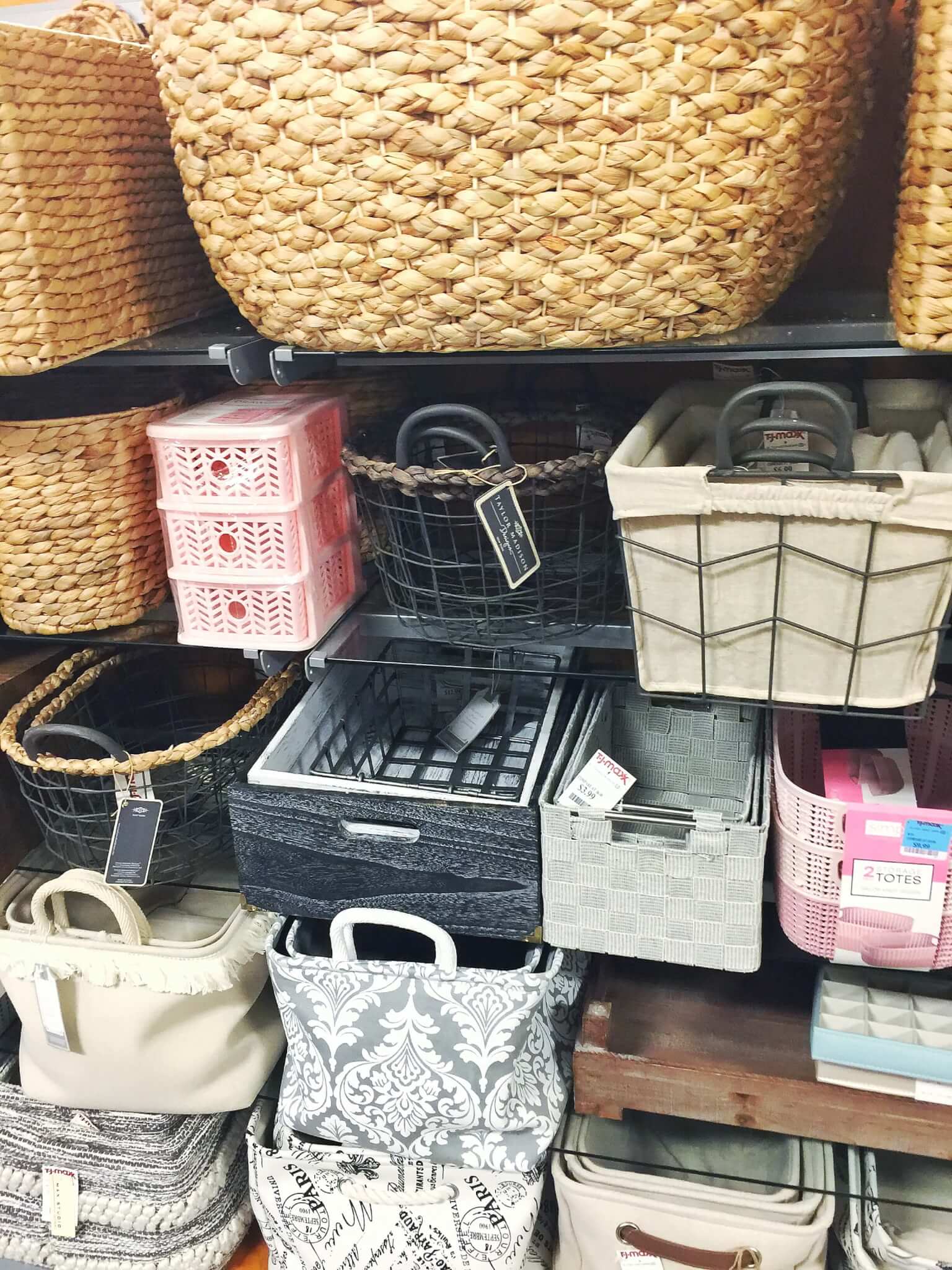 The Best Beauty Finds at your Local TJ Maxx! 29 The best beauty finds can be spotted at your local TJ Maxx - come journey alongside of me as I point out the obvious and not-so-obvious beauty steals!