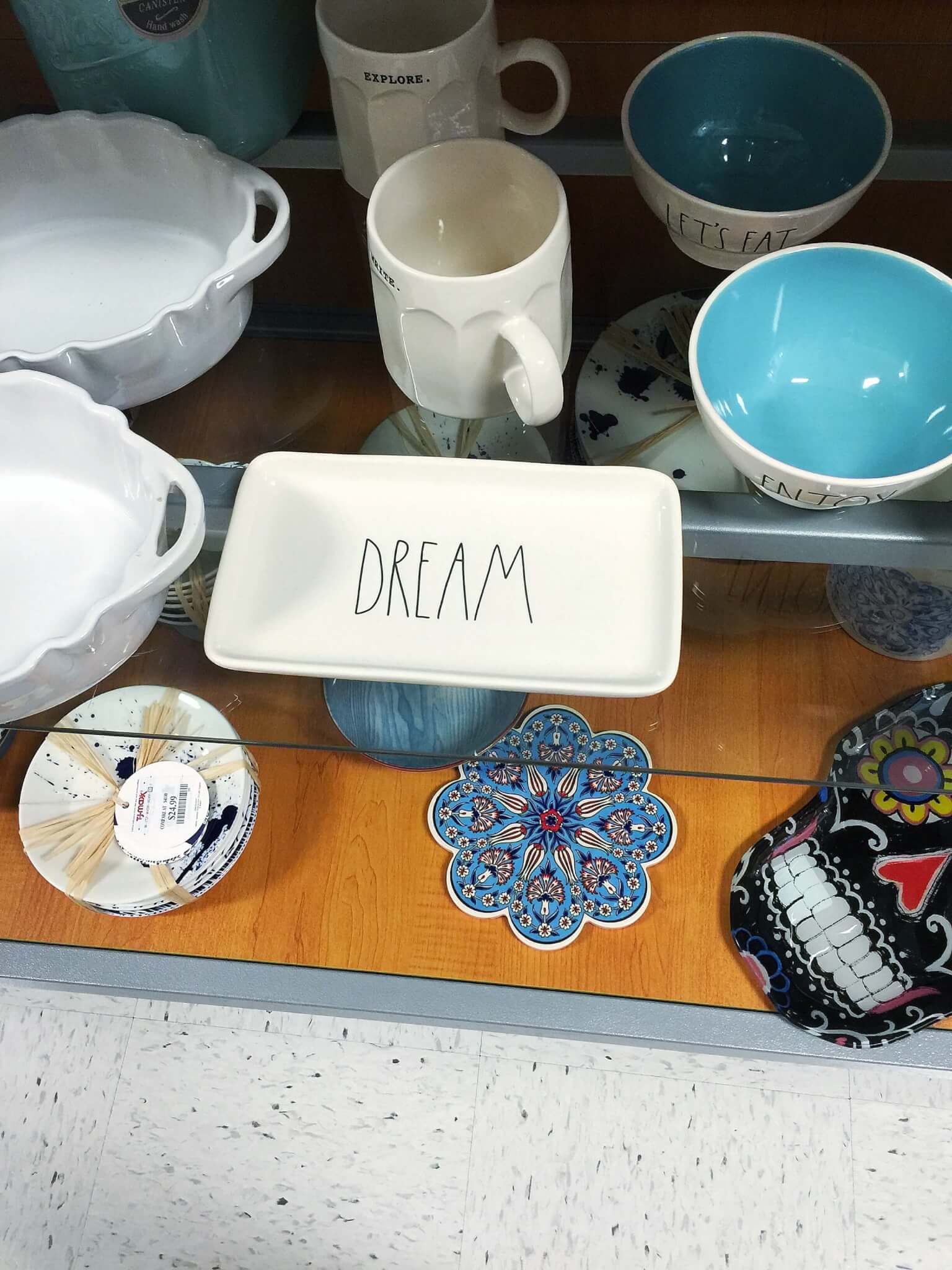 The Best Beauty Finds at your Local TJ Maxx! 17 The best beauty finds can be spotted at your local TJ Maxx - come journey alongside of me as I point out the obvious and not-so-obvious beauty steals!