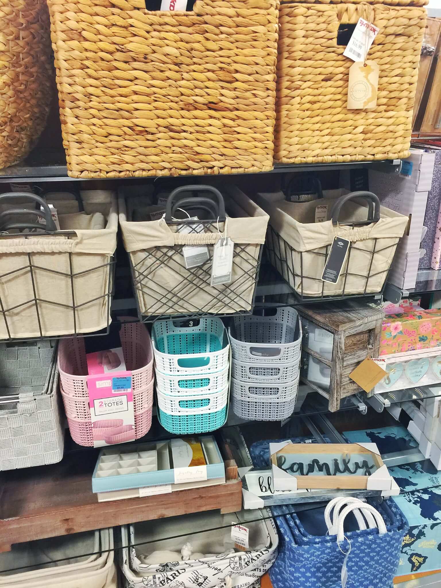 The Best Beauty Finds at your Local TJ Maxx! 28 The best beauty finds can be spotted at your local TJ Maxx - come journey alongside of me as I point out the obvious and not-so-obvious beauty steals!