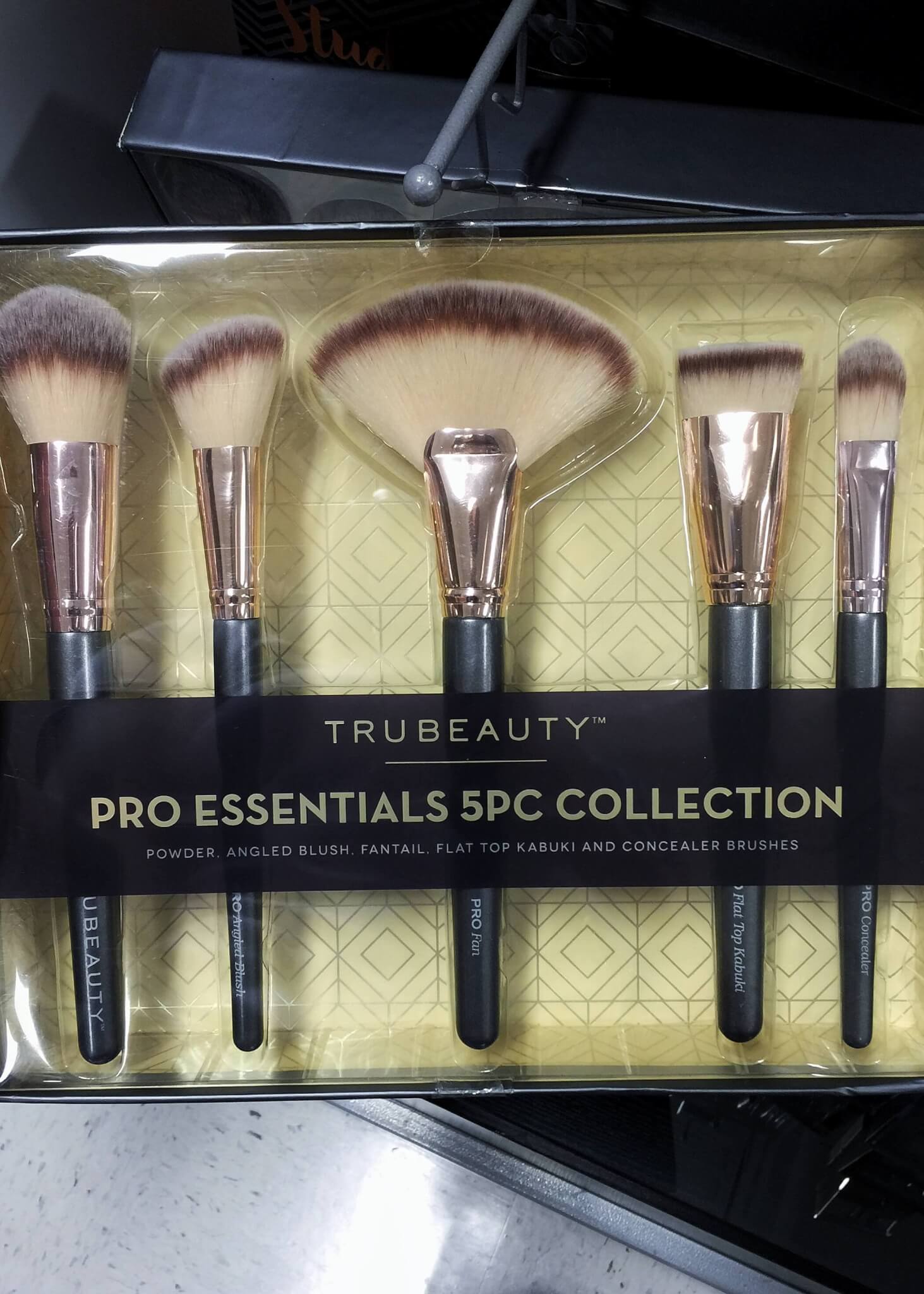 The Best Beauty Finds at your Local TJ Maxx! 5 The best beauty finds can be spotted at your local TJ Maxx - come journey alongside of me as I point out the obvious and not-so-obvious beauty steals!