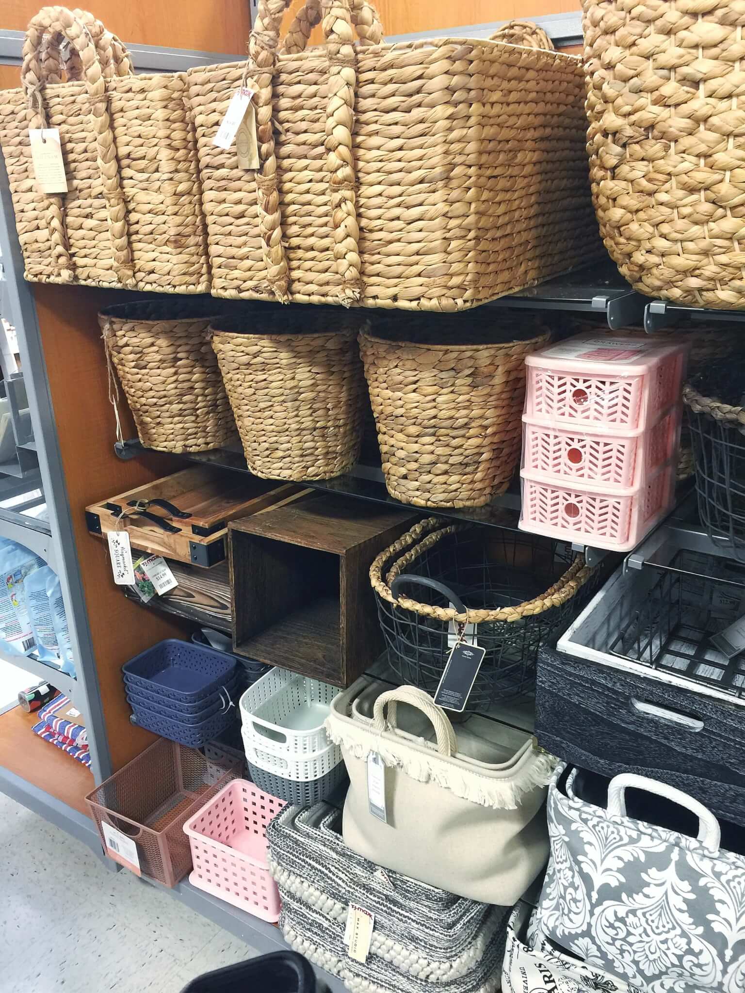 The Best Beauty Finds at your Local TJ Maxx! 30 The best beauty finds can be spotted at your local TJ Maxx - come journey alongside of me as I point out the obvious and not-so-obvious beauty steals!