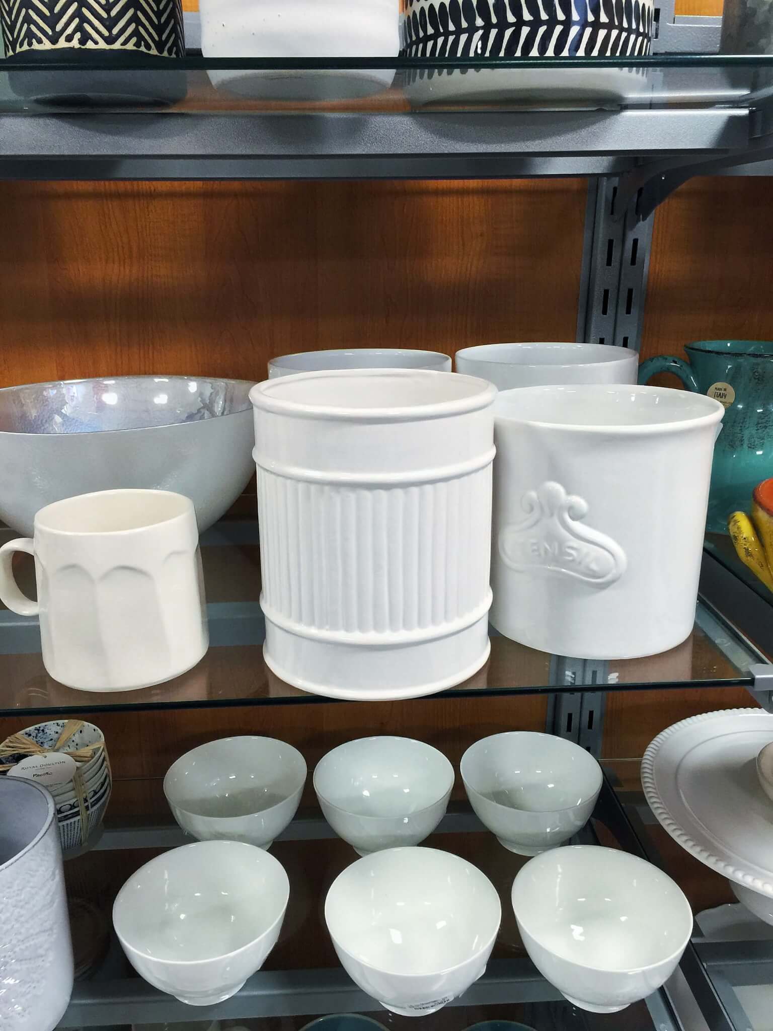 The Best Beauty Finds at your Local TJ Maxx! 18 The best beauty finds can be spotted at your local TJ Maxx - come journey alongside of me as I point out the obvious and not-so-obvious beauty steals!