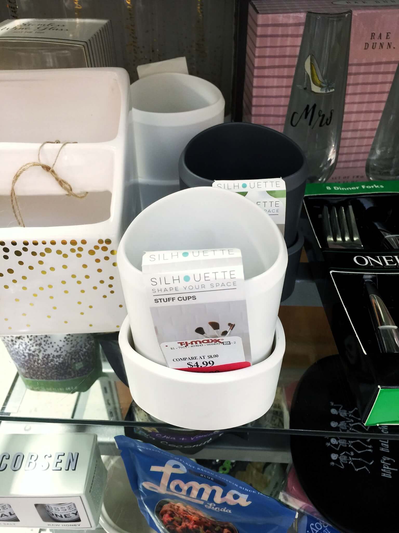 The Best Beauty Finds at your Local TJ Maxx! 11 The best beauty finds can be spotted at your local TJ Maxx - come journey alongside of me as I point out the obvious and not-so-obvious beauty steals!