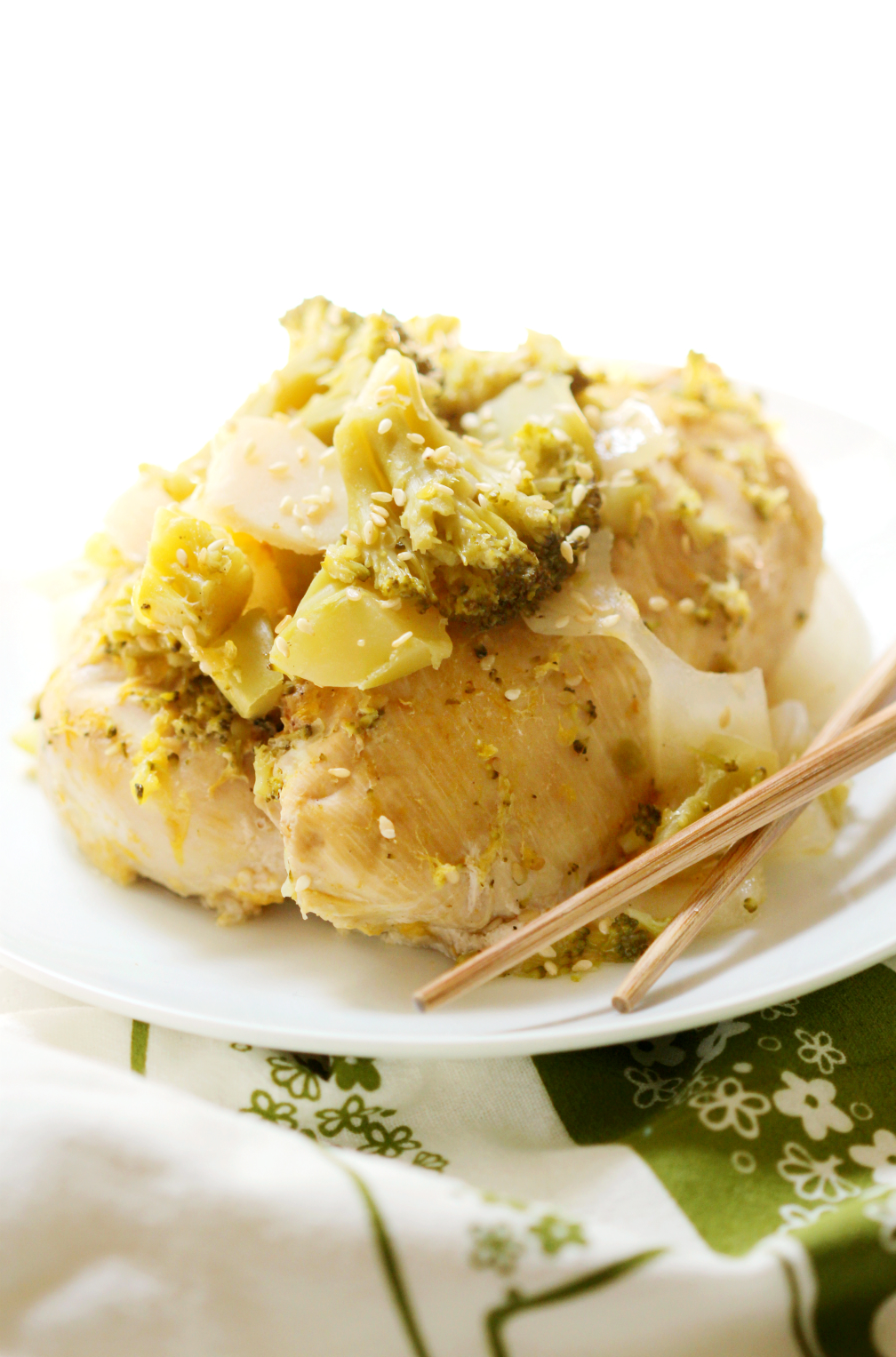 29 Delicious Paleo Broccoli Recipes You Need to Try 9 slow cooker orange sesame broccoli chicken 7