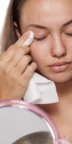 Can You Use Baby Wipes to Remove Makeup?