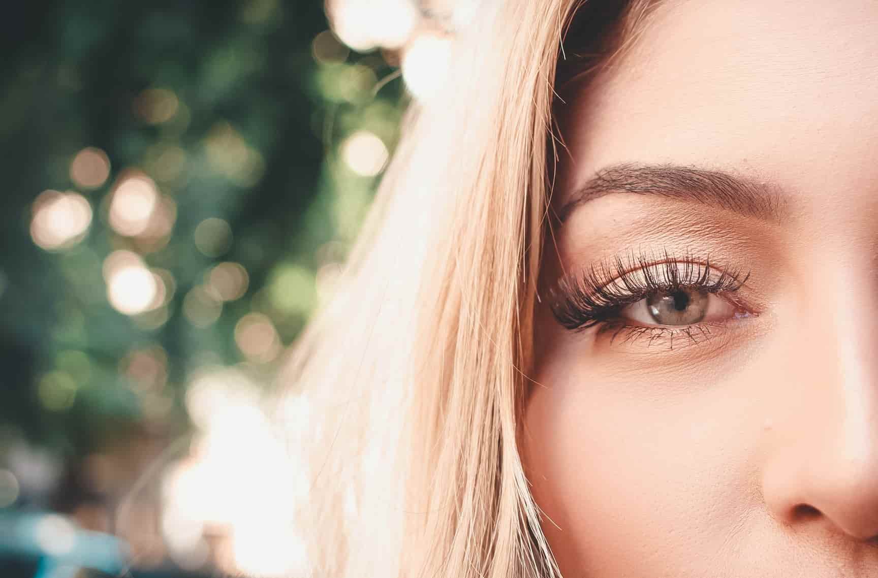 Does Coconut Oil Make Your Eyelashes Grow Longer ? 5 Close up of long eyelashes