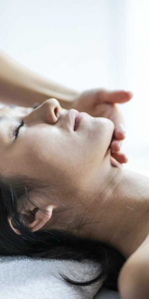 How to Massage Your Scalp for Hair Growth & Other Benefits